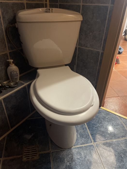 Cada pe semirotund 150/100 cm - chiuveta cu pocior - wc bazin ceramic