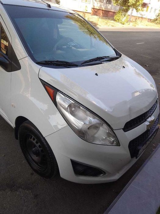 Mashina sotiladi Spark