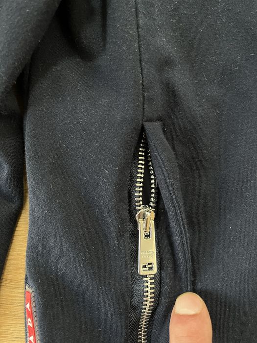 Prada оригинален дамски суитчър размер S-М