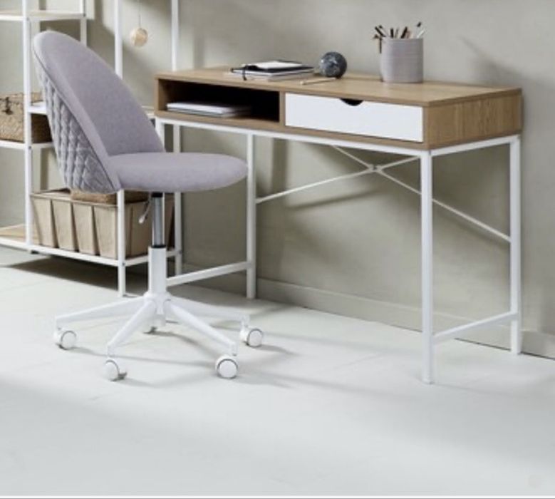 Бюро маса с едно чекмедже