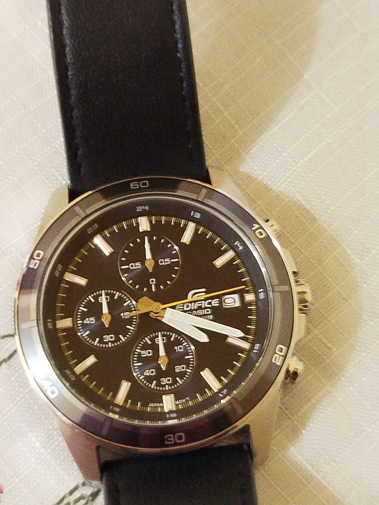 De vanzare ceas casio edifice cu cronograf rezistent la apa 100 metri