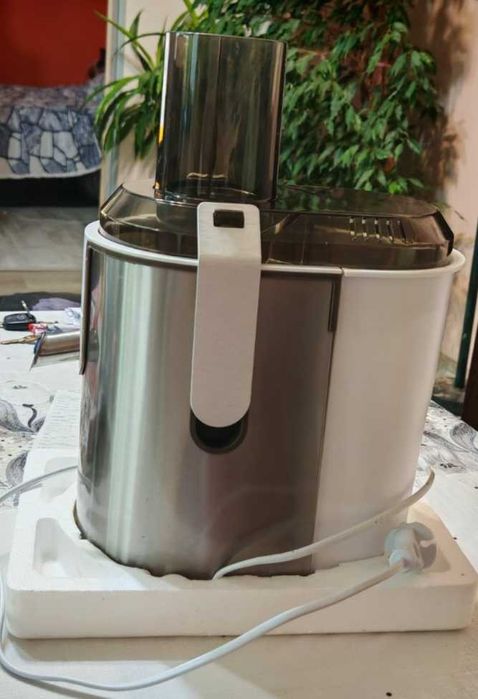 Сокоизтисквачка/ cecotec