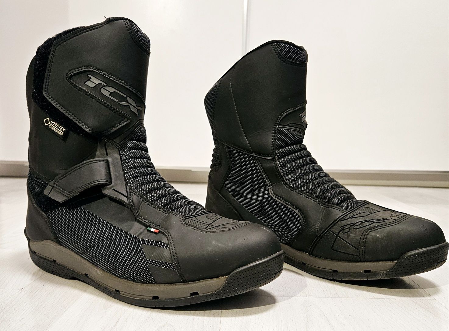 Cizme touring TCX AIRWIRE SURROUND GORE-TEX (marimea 44)