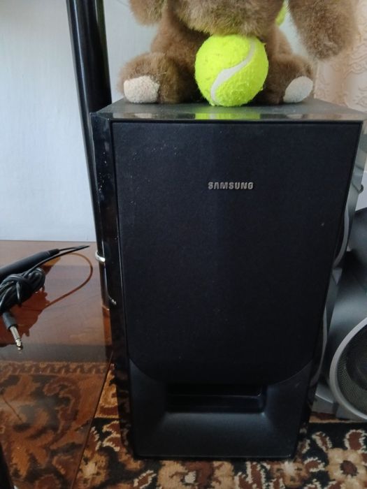 Акустическая система.