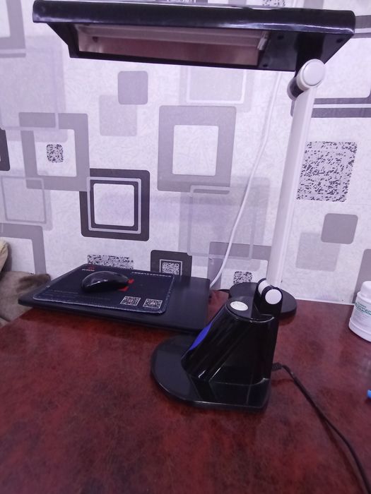 Настольная лампа