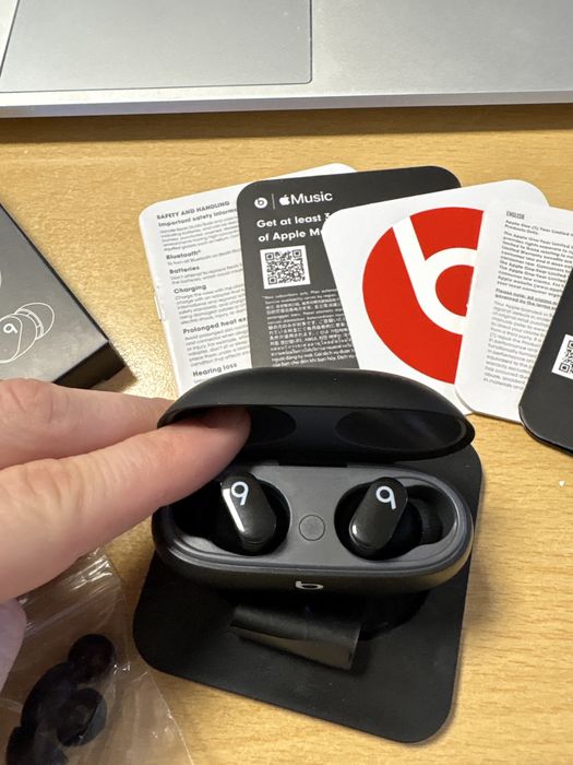 Casti Beats Studio Buds