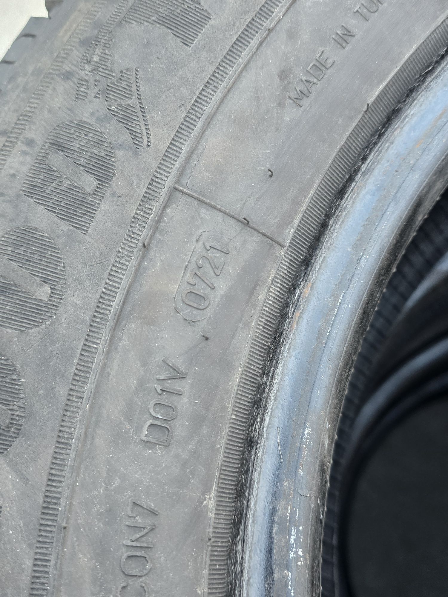 4 Броя Бусови Гуми 205/75/16C Goodyear 2x6,5mm 2x6mm 2021DOT