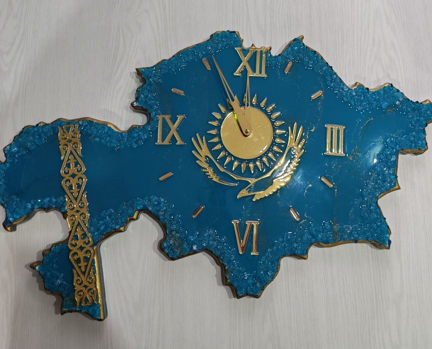 Продам часы. Ручная работа.