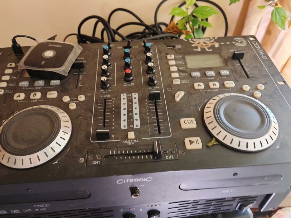 4 Тонколони  BEHRINGER към тях мишпулт и усилвател