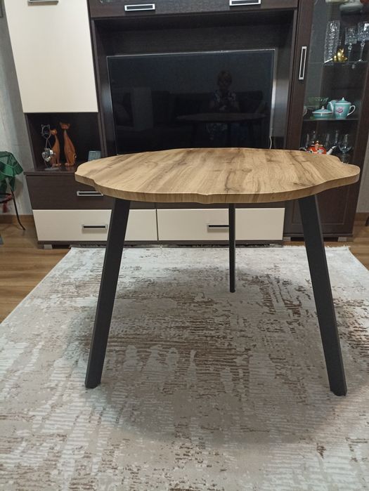 Оригинальный круглый стол