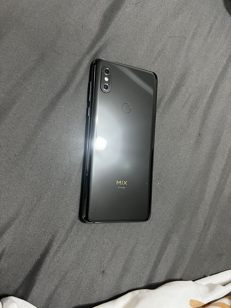 Продаётся Mi Mix 3  Б/У смартфон. В отличном состоянии.