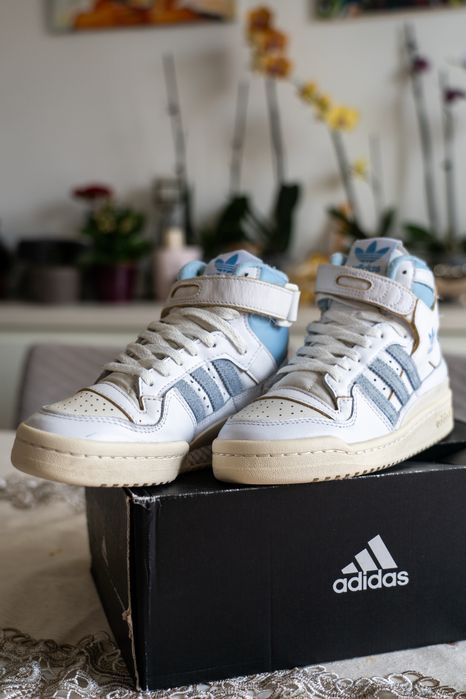 Обувки Adidas 37