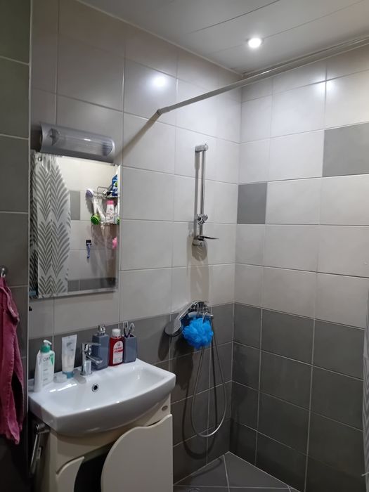 Дава се под наем Двустаен апартамент в Варна, Цветен квартал - 65 кв.м за 430 € - Снимка #8