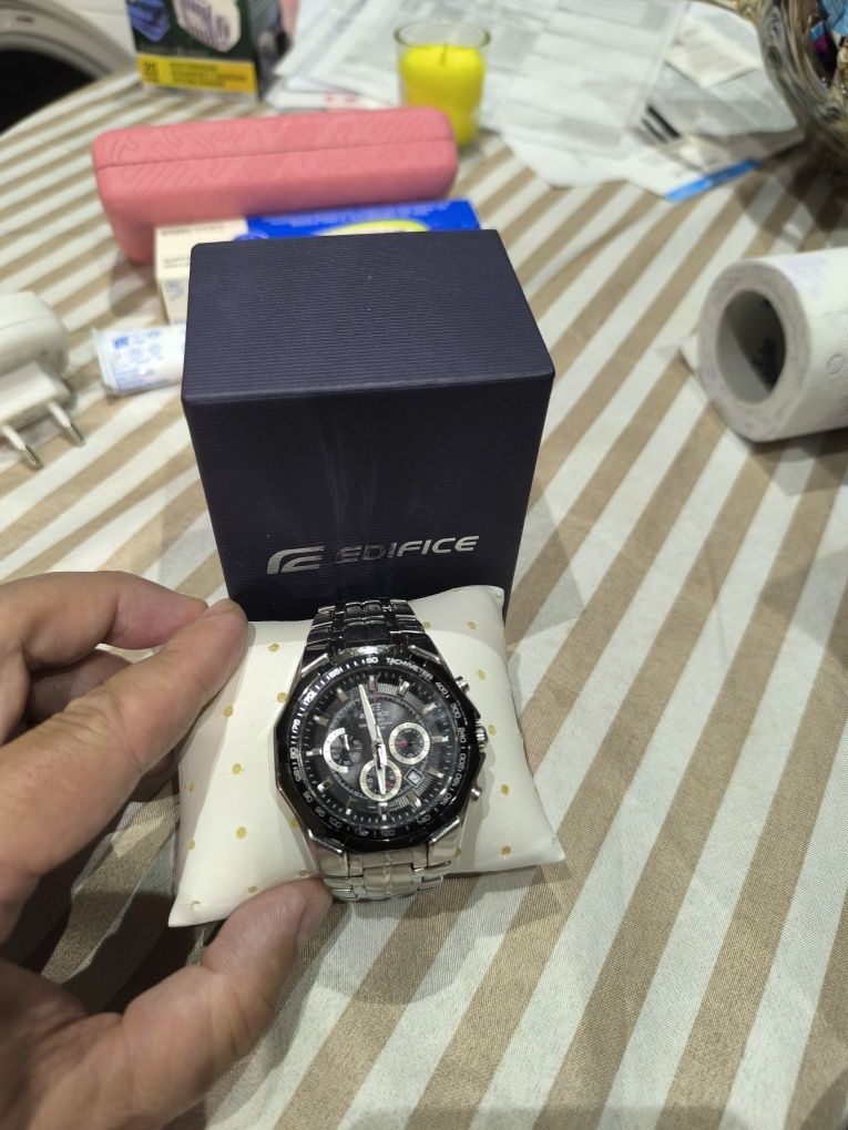 Часовник Casio Edifice