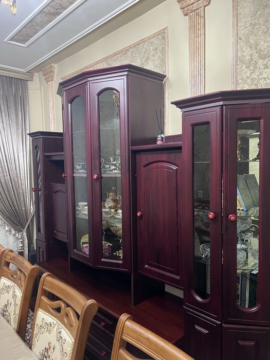 Шкаф для посуды Сервант в идеальном состоянии