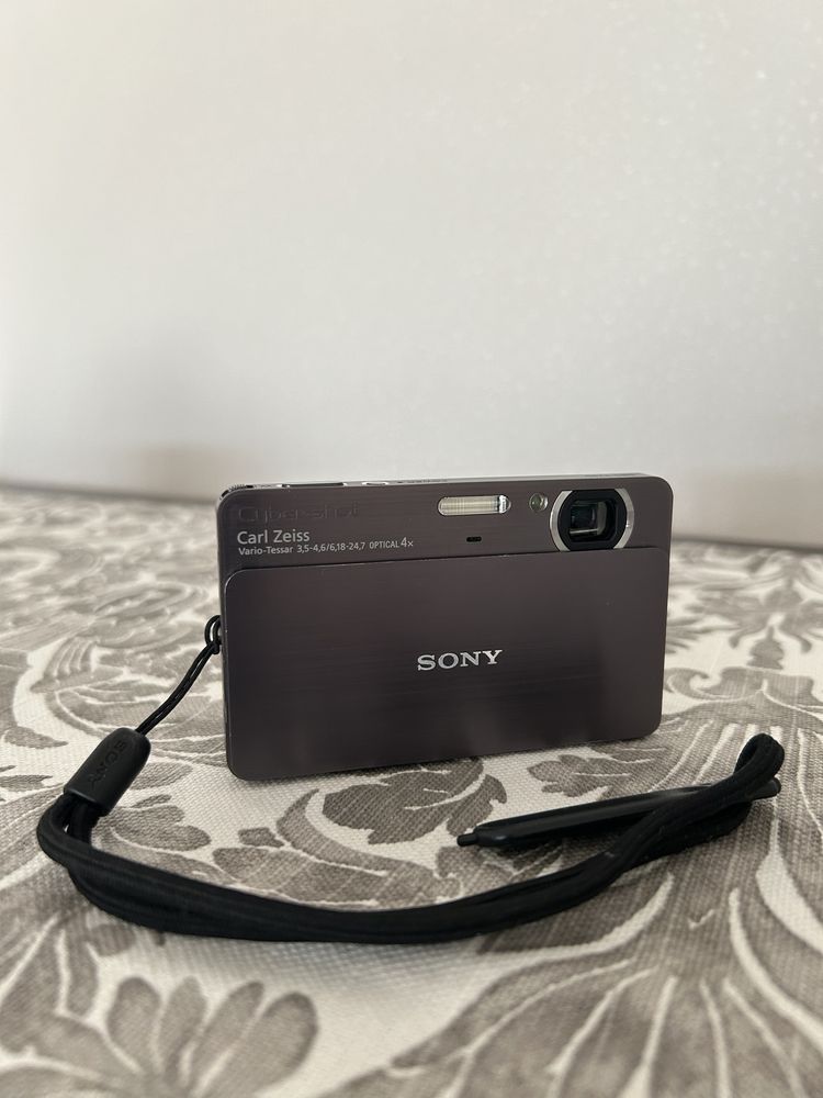 Цифровая фотокамера SONY