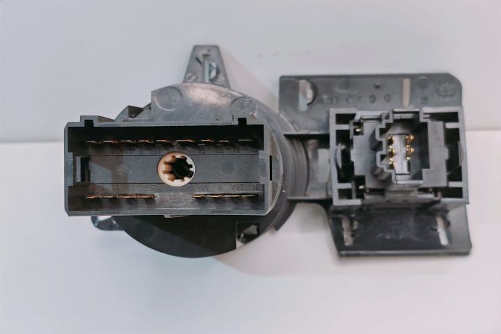 Bloc Lumini 1C0941531C / 1841928 Volkswagen VW Golf a 4-a generatie