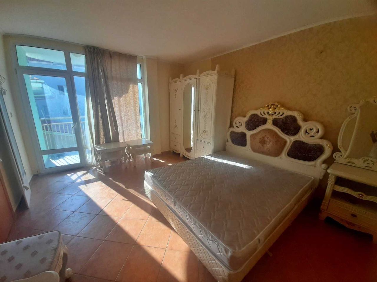 Продава се Двустаен апартамент в Свети Влас - 64 кв.м за 875 €/кв.м - Снимка #2