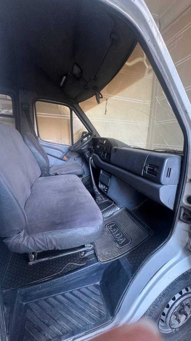 Mercedes-Benz rusumli mikroavtobus