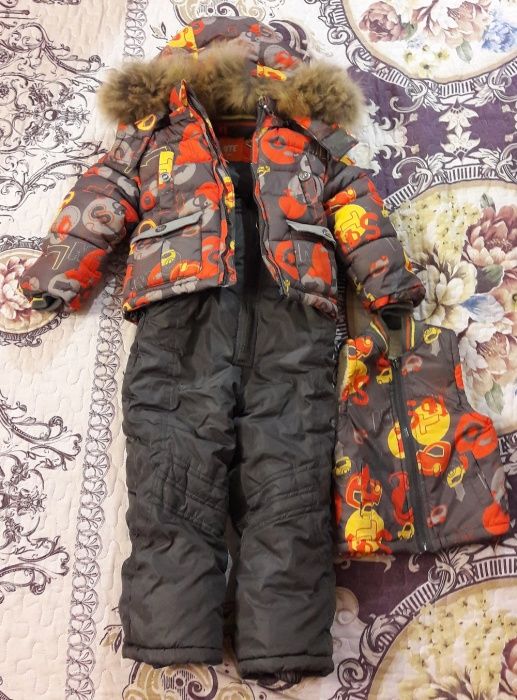 Продам зимний костюм. Рост 74 см.