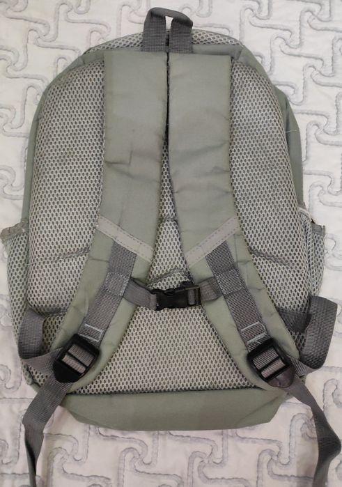 Продаётся школьный рюкзак. (1-2 класс)