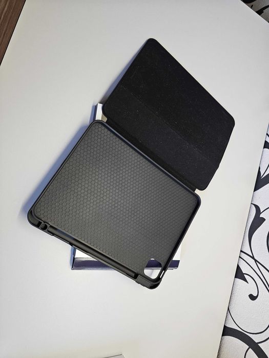 ПРОДАМ Чехол для Планшет iPad 11 PRO (M2/M4). Состояние ОТЛИЧНОЕ
