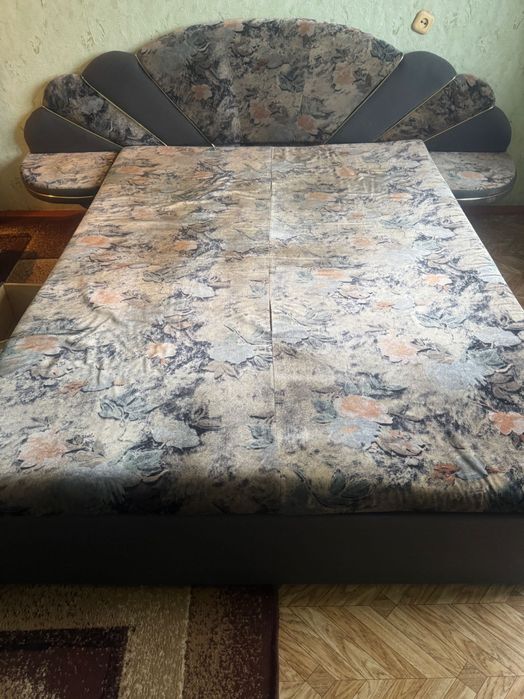 Продам кровать двухспальную