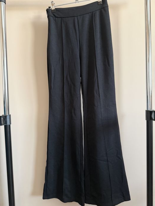 Елегантен черен панталон XS размер