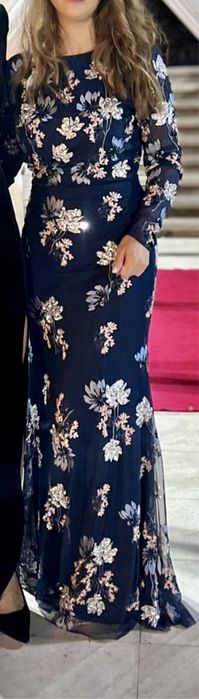 Официална рокля