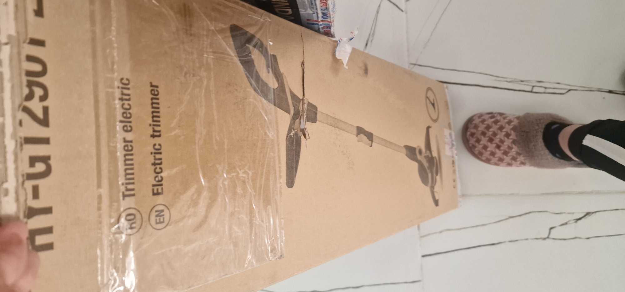 Trimmer electric de tuns iarba