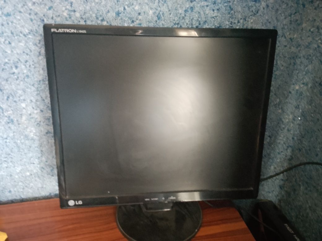 Monitor  LG 19 lik