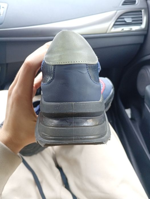 Adidași Guess mărimea 43