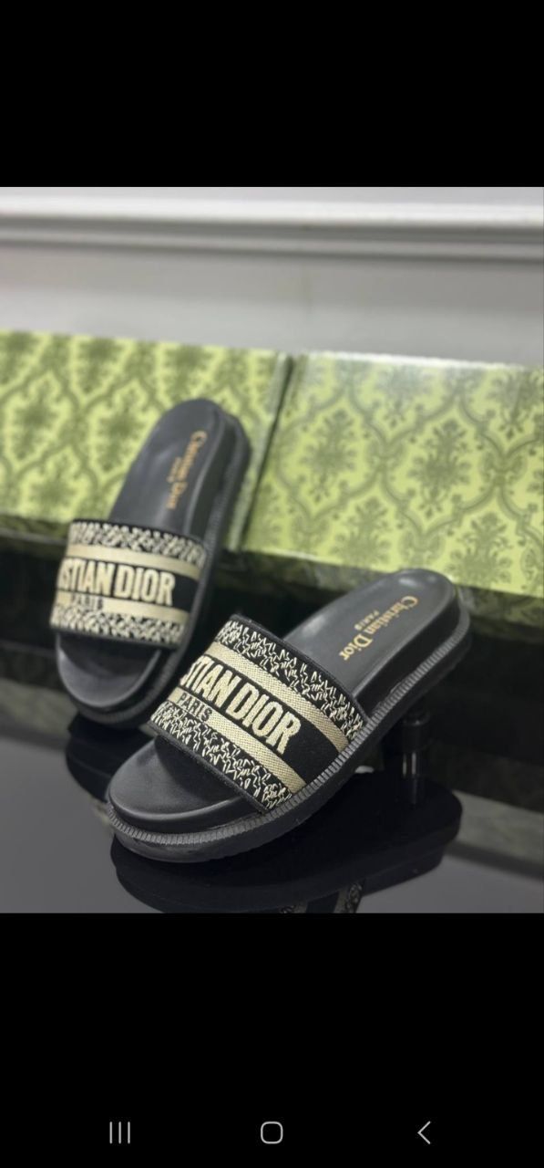 Papuci Christian Dior