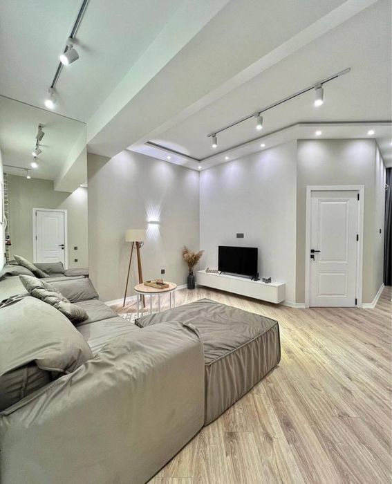 Метро Ойбек-Новостройка! Сдается новая 2-х комнатная в элит комплексе!