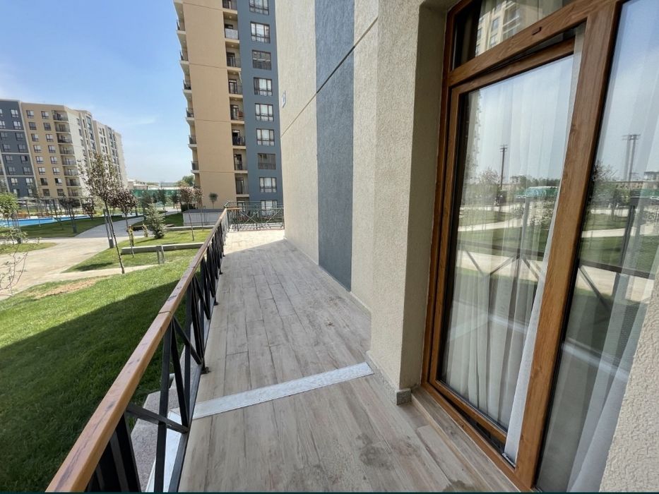 Olmazor city 1 etaj 2 xona + terrasa + garaj upakovka
