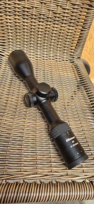 Luneta B.l.a.s.e.r B2 2-12x50i cu șină, nouă.