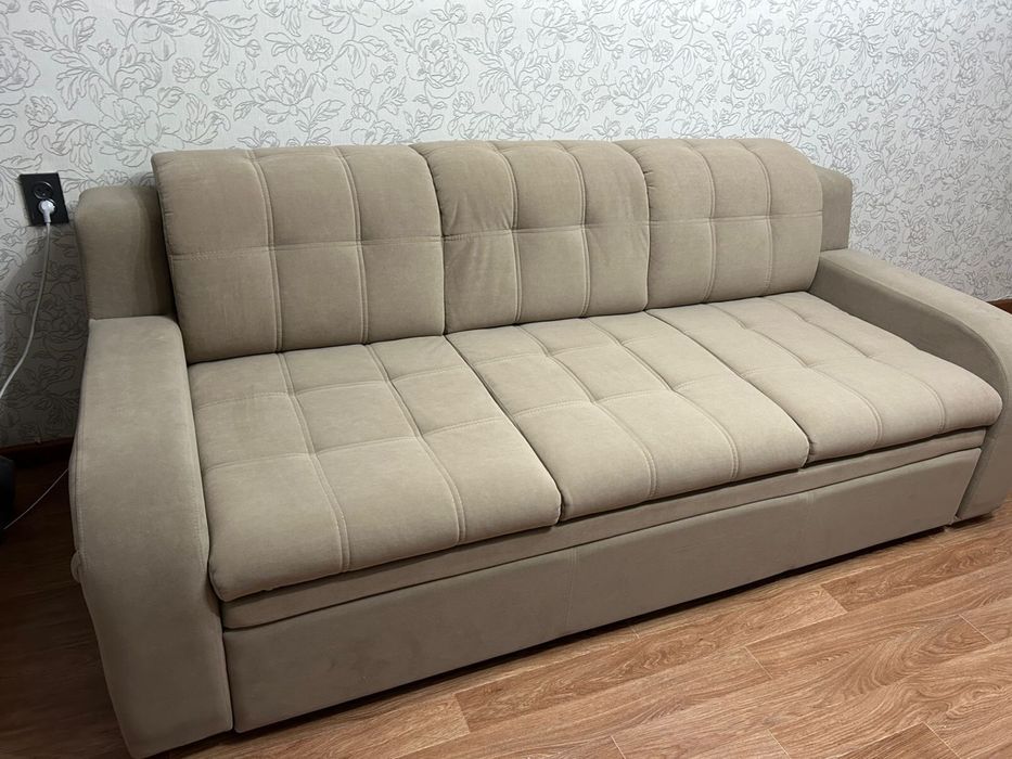 Срочно продам диван