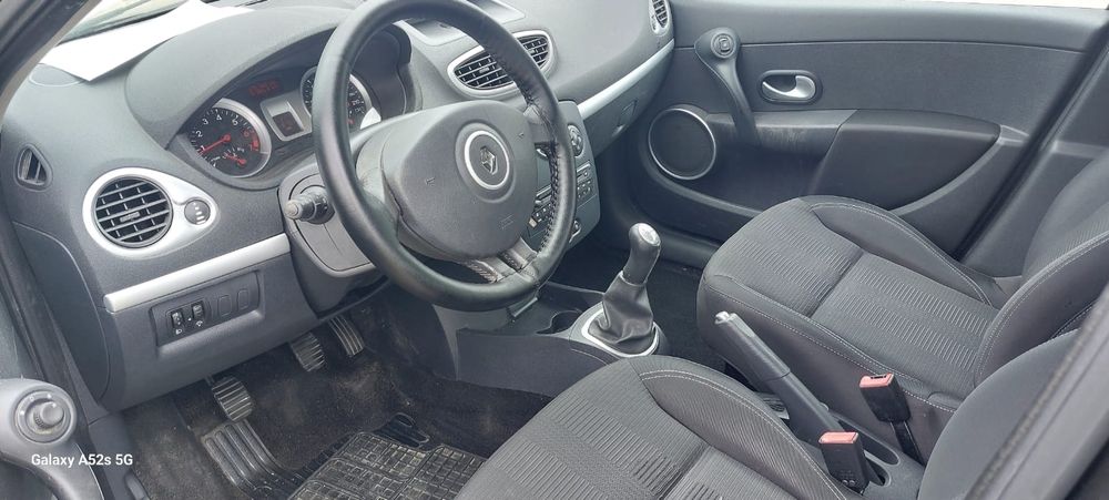 Renault Clio an 2010 benzina 13,cm cu turbina climatronic fuctional.