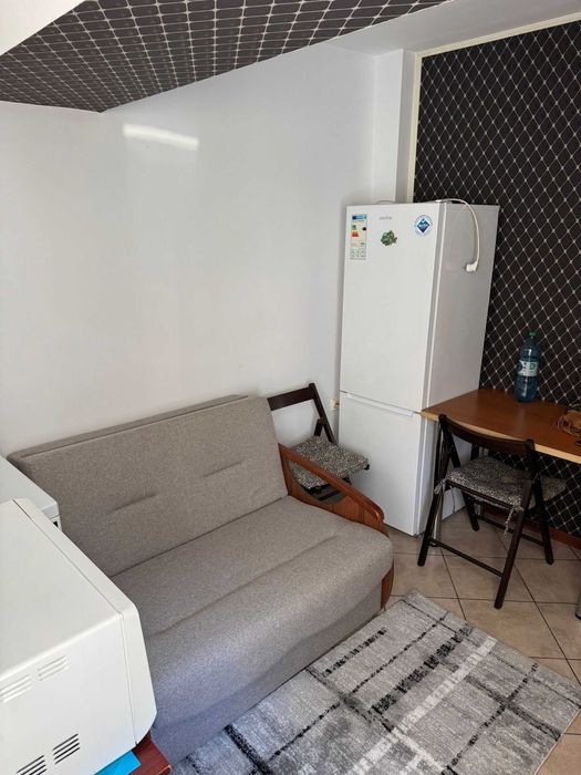 Închiriez garsonieră