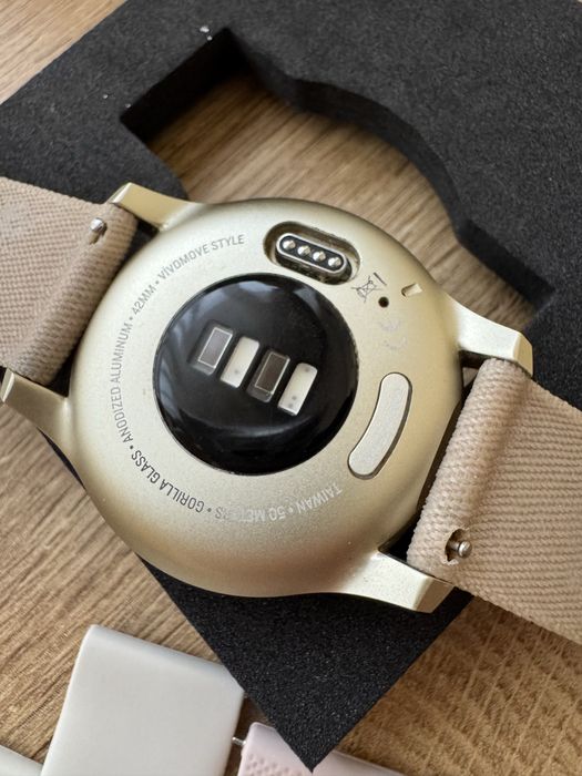Garmin Vivomove хибриден смарт часовник