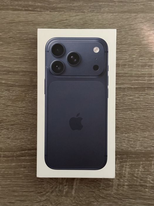 Чисто НОВ! Не активиран Iphone 17 Pro 512GB Deep Blue