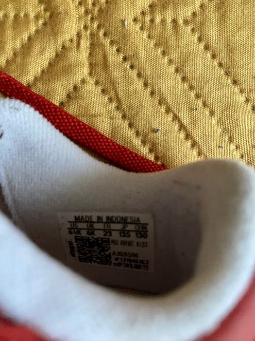 Adidasi Adidas originali 21-23