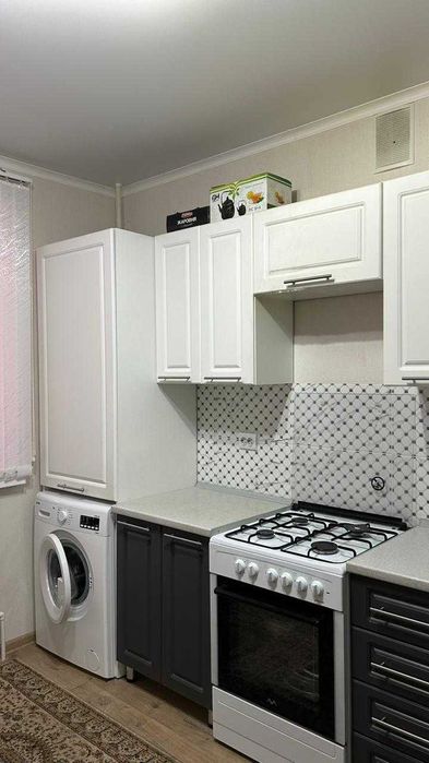 Сдам 1 к.кв. 43кв.м. р-н Батыс -2 4/7 13000