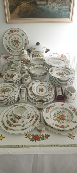 Serviciu de masă si cafea din portelan,Villeroy Boch.