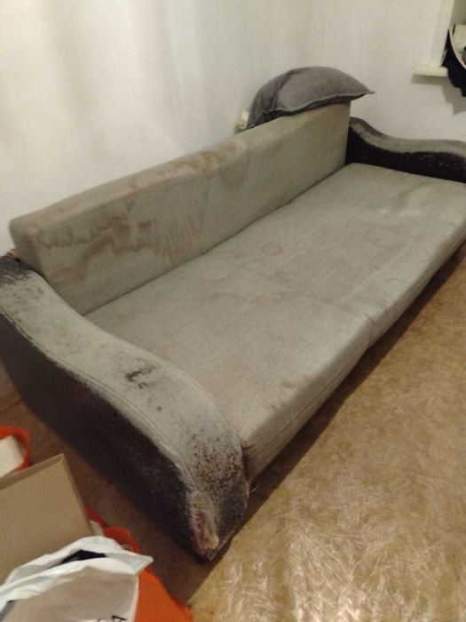 Диван даром б/у,самовывоз