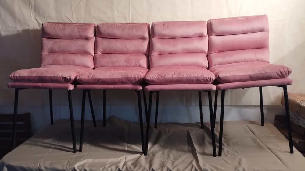 Scaune de living 700lei setul de 4 bucati