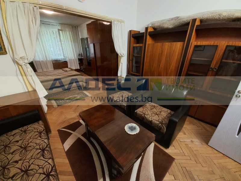 Двустаен, обзаведен ап. близо до Народно Събрание и Спортната Палата!