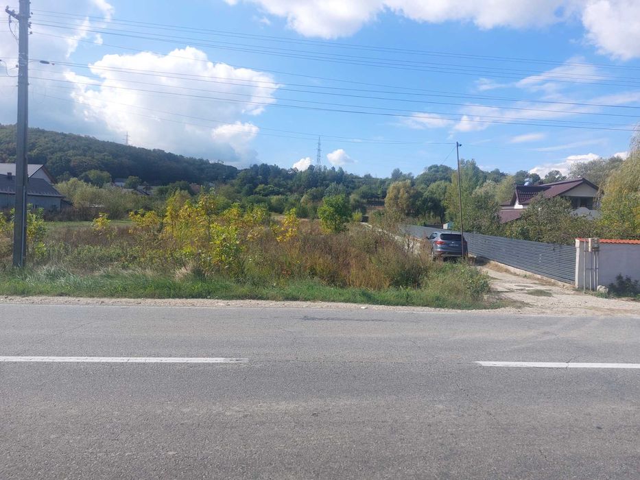 Vand 4352 mp teren in Bascov cu deschidere 22m la DN7C