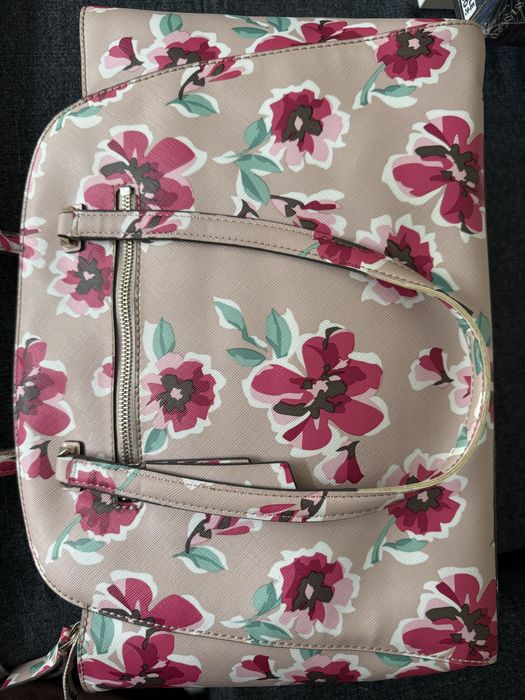 Дамска чанта Guess