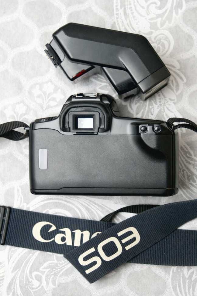 Canon EOS 1000F - aparat cu film si blitz Canon Speedlite 300EZ